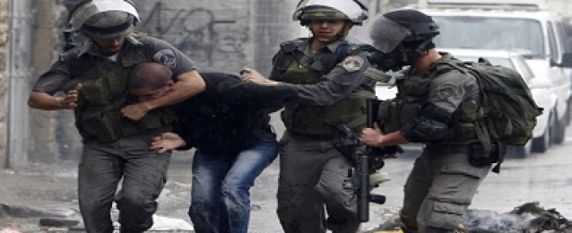 الاحتلال الإسرائيلي يعتقل 17 فلسطينيا من أنحاء متفرقة في الضفة الغربية