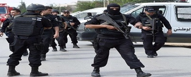 القبض علي 2 يشتبه في انتمائهما لتنظيم إرهابي بتونس