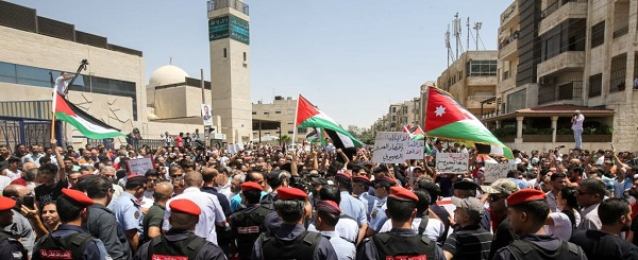 الاحتلال يحشد قواته بالقدس في مواجهة المحتجين
