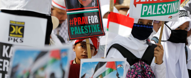 عشرات الآلاف يتظاهرون في إندونيسيا دعمًا للفلسطينيين