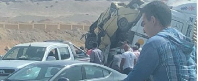 مصرع 12شخصا وإصابة 7 آخرين فى حادث تصادم على الطريق الصحراوى بالمنيا