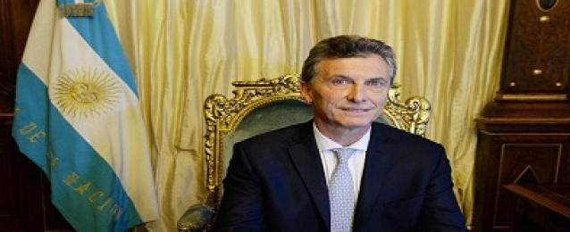 الرئيس الأرجنتيني يلغي وزارات ويفرض ضرائب على الصادرات