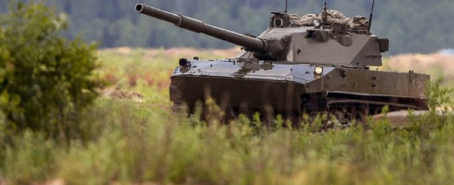 الرئيس الأوكراني يعرب عن قلقه من تضاعف عدد الدبابات الروسية على طول حدود بلاده