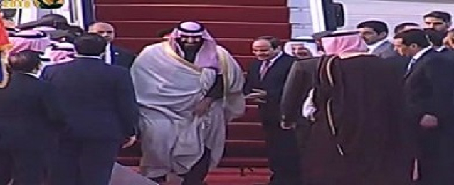 السيسي يستقبل ولي عهد السعودية بمطار القاهرة