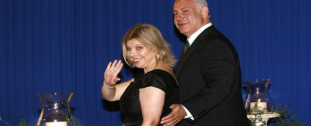 الشرطة الإسرائيلية تتهم رئيس الوزراء الإسرائيلي بنيامين نتنياهو وزوجته بالفساد