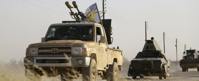 قوات سوريا الديمقراطية تحتشد على الضفاف الشرقية لنهر الفرات لمواجهة داعش