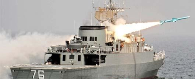 البحرية الإيرانية تدشن سفينة حربية لا يكشفها الرادار