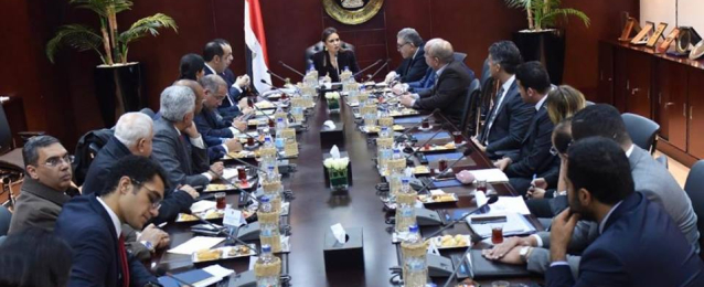 وزيرة الاستثمار تناقش مع الشركات المصرية المستثمرة فى افريقيا مقترحاتهم بشأن مشروع قانون صندوق الاستثمار فى القارة
