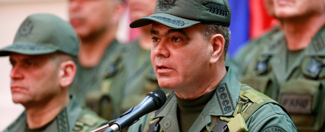 وزير الدفاع الفنزويلي يعلن دعم الجيش لمادورو