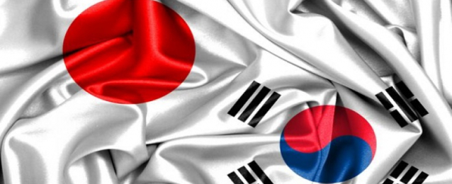 كوريا الجنوبية واليابان تجريان محادثات في بانكوك وسط خلاف تجاري