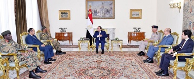السيسي يؤكد لرئيس الأركان المشتركة السودانية مساندة مصر للشعب السوداني