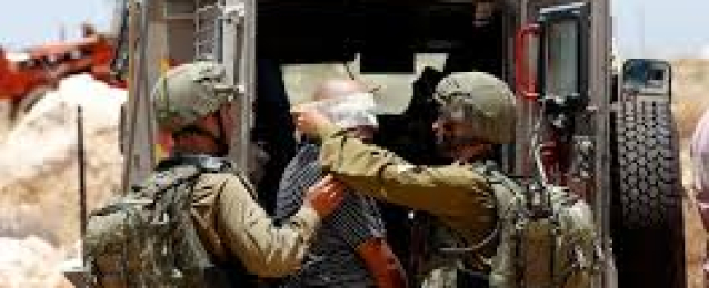 اعتقال 9 فلسطينيين فى حملة اعتقالات إسرائيلية بالضفة الغربية