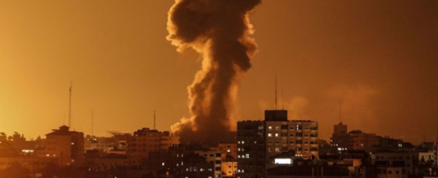 إسرائيل تقصف قطاع غزة لليوم السابع على التوالى