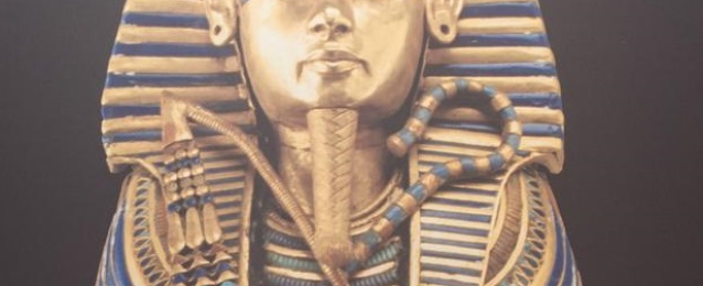 بالصور.المشاط تزور معرض آثار الملك “توت عنخ أمون الفرعون الذهبي” بلندن
