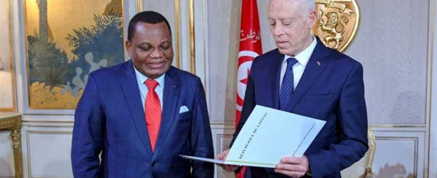 الرئيس التونسي يبحث مع وزير خارجية الكونغو سبل حل الأزمة الليبية