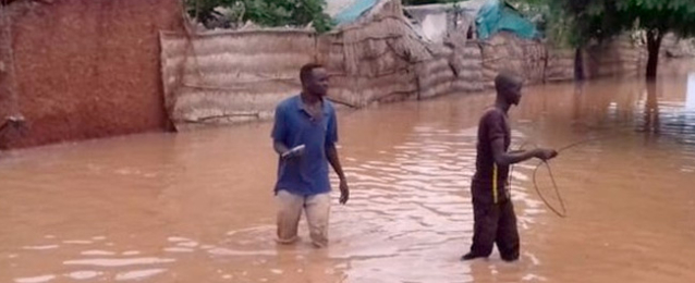 الفيضانات تودي بحياة مالايقل عن 65 شخصا وتدمر آلاف المنازل في السودان