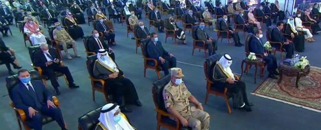 الرئيس السيسي يشاهد فيلما تسجيليا بعنوان “منارات سيناء الحديثة”
