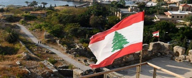 لبنان:منع التجول بين الـ 5 عصرا والـ 5 فجرا واستثناء المطار من الإغلاق