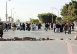 الأمن ينجح بإعادة الحركة المرورية على طريق مصر/اسوان الزراعي