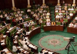 مسلحون يقتحمون البرلمان الليبي ويوقفون تصويتًا لاختيار رئيس الوزراء الجديد