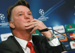 مانشستر يونايتد ينفي تعيين فان جال مديرا فنيا للفريق