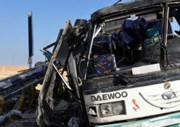 توقف حركة المرور بسبب حادث تصادم أتوبيس نقل و سيارة بشارع الهرم