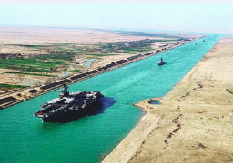 42 سفينة عبرت المجرى الملاحى لقناة السويس