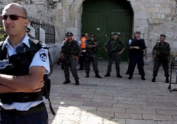 القوات الإسرائيلية تغلق أبواب الأقصى.. وتمنع اعتكاف الشباب بالمسجد