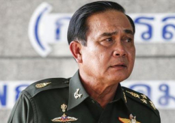 الجيش التايلندي يتعهد بإصلاحات.. وغموض حول مكان احتجاز رئيسة الوزراء.. والقمصان الحمر تهدد بالتصعيد