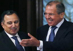 فهمي ولافروف يبحثان هاتفيا الأوضاع في المنطقة