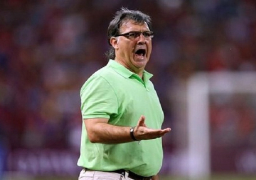 مارتينو يعلن رحيله عن برشلونة بعد خسارة الليجا