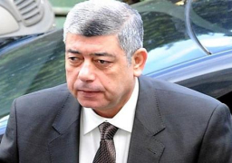 وزير الداخلية يزور رجال الشرطة المصابين في أحداث جامعة الأزهر.. ويوجه بتوفير أقصى درجات الرعاية