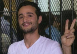 نقل الناشط احمد دومة للمستشفي لإجراء فحوصات طبية