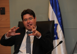 مسئول إسرائيلي يطالب بضم مناطق من الضفة ردا علي الحكومة الفلسطينية الجديدة