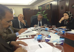 أبوحديد ولبيب يناقشان التصور النهائى لتعديلات قانون حماية الاراضى