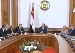 في أول اجتماع للرئيس بالحكومة الجديدة.. السيسى للوزراء: لا مكان للأيدي المرتعشة وعليكم إعادة هيبة الدولة