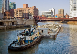 إخلاء سفينة تقل 154 راكبا بعد تسريب وقودها في نهر هولندا