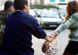 الشرطة تنقذ شابًا تحرش بفتيات قبل أن يفتك به الأهالي داخل محل بالمنوفية