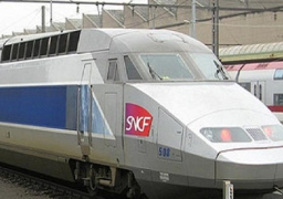 عمال السكك الحديدية فى فرنسا يواصلون اضرابهم لليوم التاسع