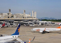 عمال مطار “ريو دى جانيرو” يضربون عن العمل قبيل ساعات من انطلاق المونديال