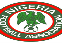 لاعبو منتخب نيجيريا يطلبون مكافآت الظهور في المونديال