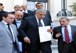 مجلس الوزراء ينهي اجتماعه الأخير بعد ربع ساعة من انعقاده ..ويضع استقالته أمام الرئيس