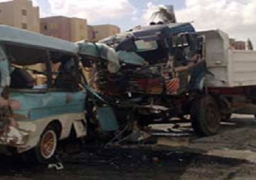 مصرع 5 أشخاص وإصابة 10 فى حادث تصادم 3 سيارات بطريق أبو حماد العاشر