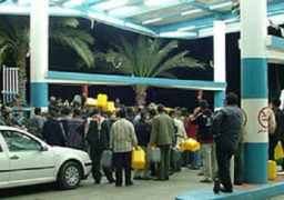 إزدحام بمحطات الوقود بالشرقية للحصول على بنزين 80