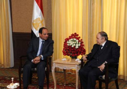 بوتفليقة يجري اتصالا هاتفيا بالسيسى حول العدوان على غزة