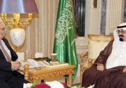 العاهل السعودي يبحث مع الرئيس الفلسطيني الأوضاع في غزة