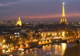 فرنسا تتراجع عن رفع أسعار الكهرباء وتخسر المليارات