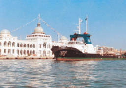 انتشار امني مكثف بالسويس لتامين المجري الملاحي للقناة