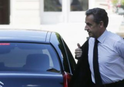 الشرطة الفرنسية تحتجز رئيس فرنسا السابق ساركوزي