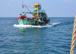 مركب صيد تنقذ 22 مهاجرًا غير شرعي من الغرق أمام سواحل رشيد